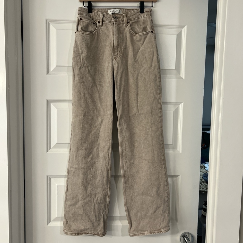 Abercrombie and Fitch 90s Relaxed Jean High Rise Curve Love